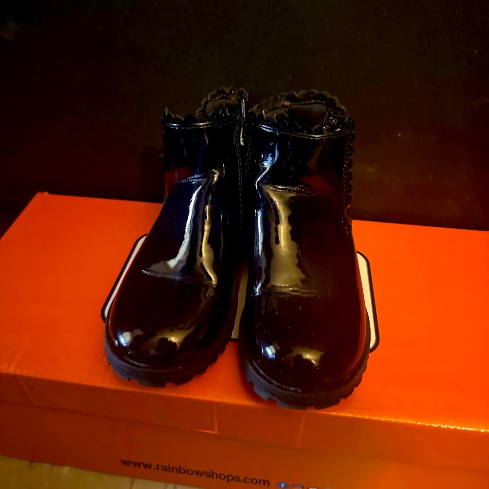Black toddler boots